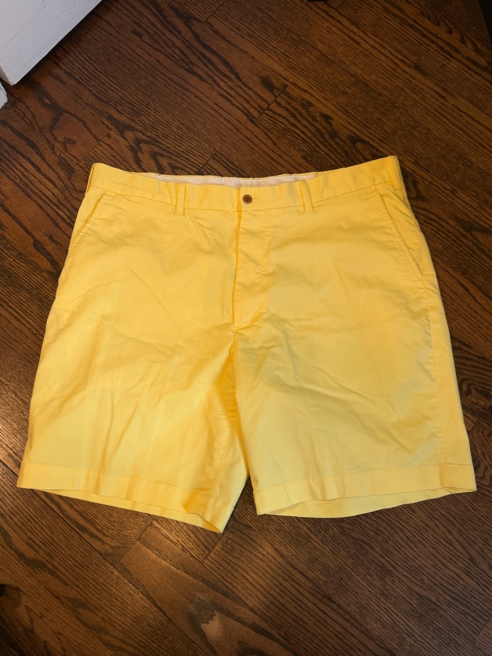 POLO GOLF Ralph Lauren Yellow Flat-Front Chino Shorts-Golf Classic fit